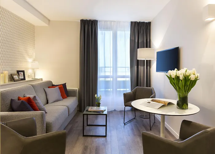 Апарт-отель Citadines Montmartre 3*