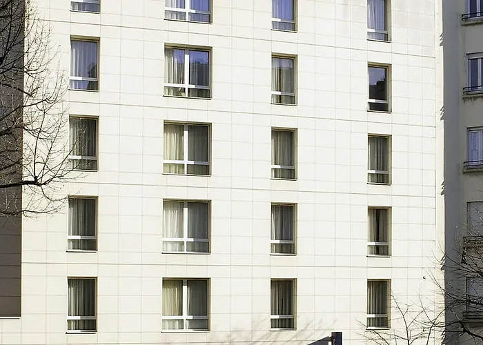 Citadines Montmartre Апарт-отель Париж