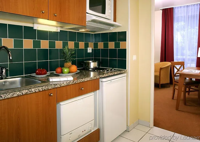 Апарт-отель Citadines Montmartre 3*