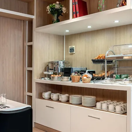 Citadines Montmartre Aparthotel Parigi